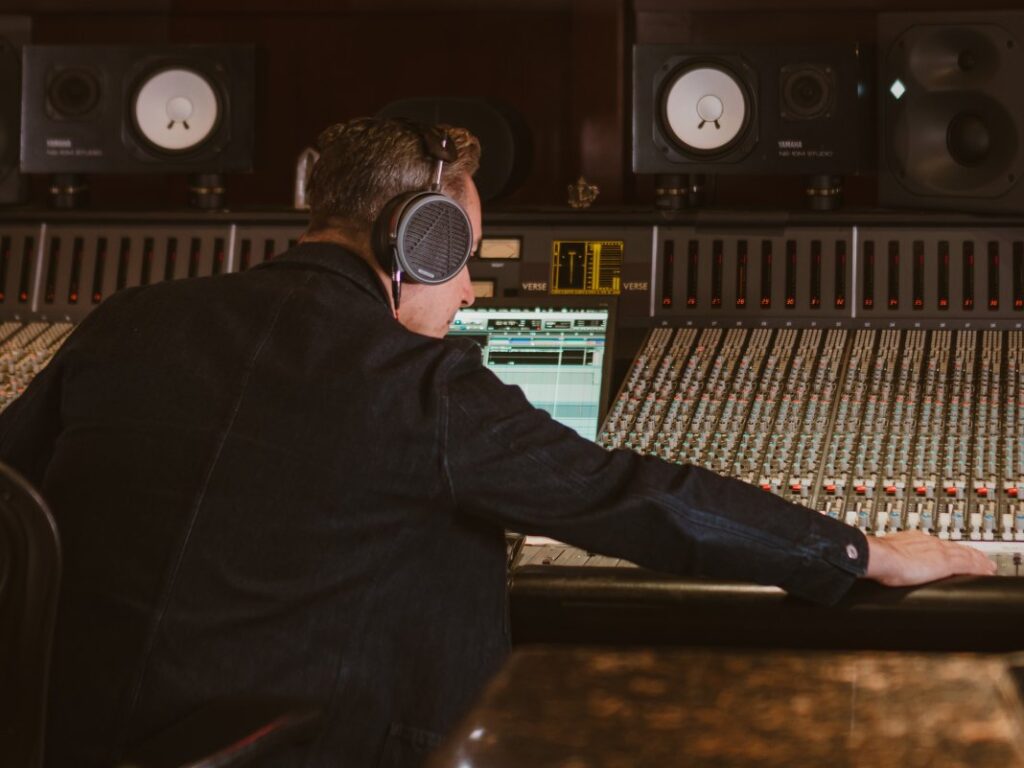Audeze expands its Manny Marroquin Signature Series headphones with the MM-520, offering “unprecedented bass accuracy and spatial detail”