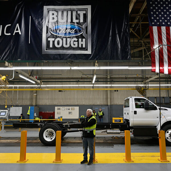 Ford rehires ‘gray beard’&hellip;
