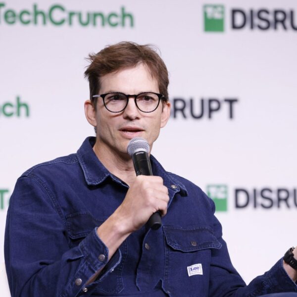 Ashton Kutcher leaving Sound&hellip;