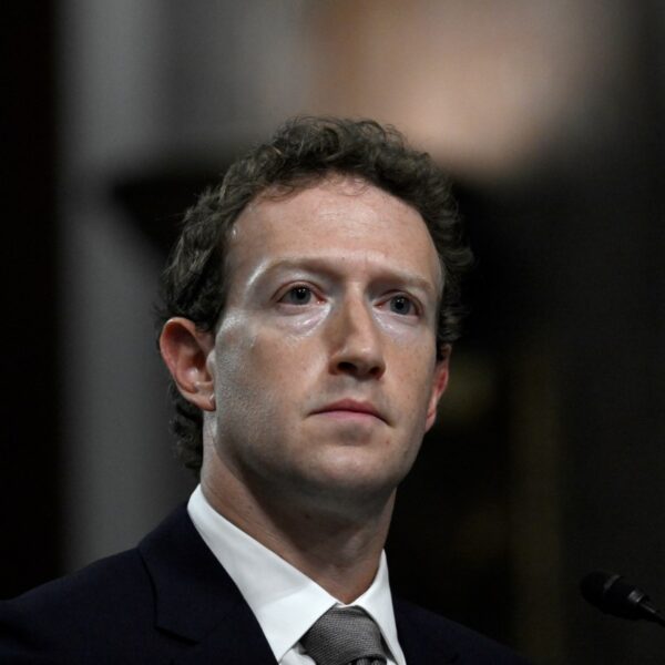 Mark Zuckerberg tells staff&hellip;