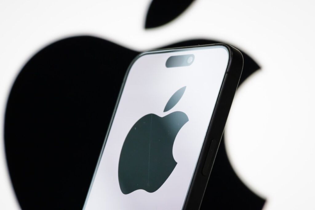 Apple in talks to pay publishers to provide Siri with current news: report