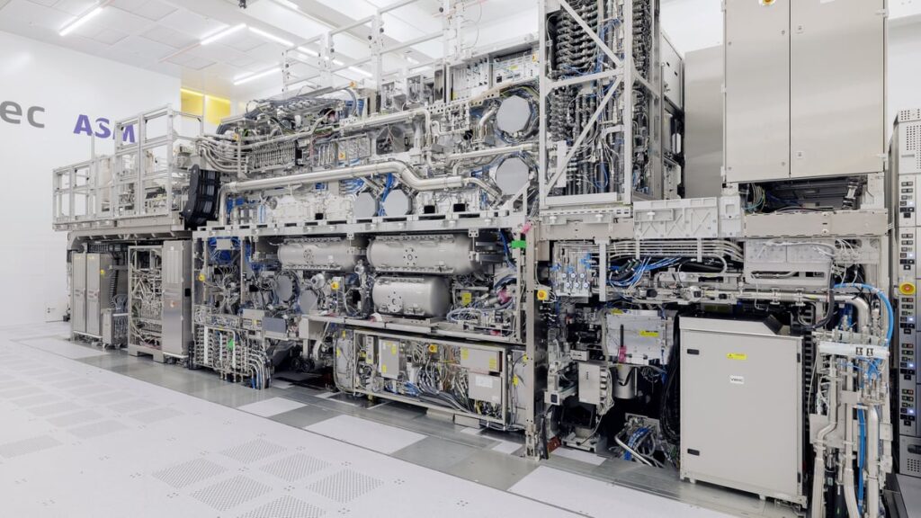 ASML locks in TSMC, Samsung, and Intel while Huawei races to break its grip
